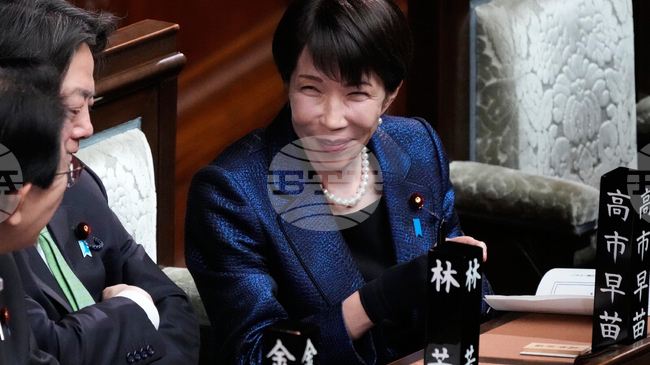 Такаичи е преизбрана за премиер на Япония в парламента след убедителната изборна победа на Либерално-демократическата партия