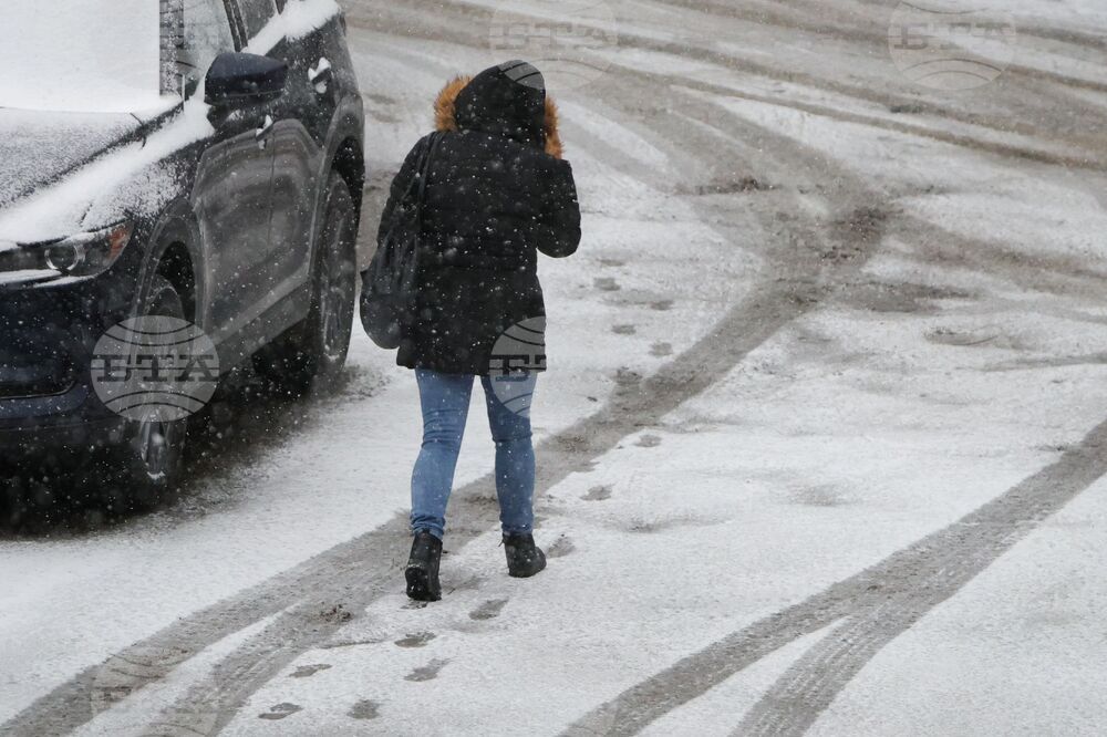 Бургас - снеговалеж - обстановка