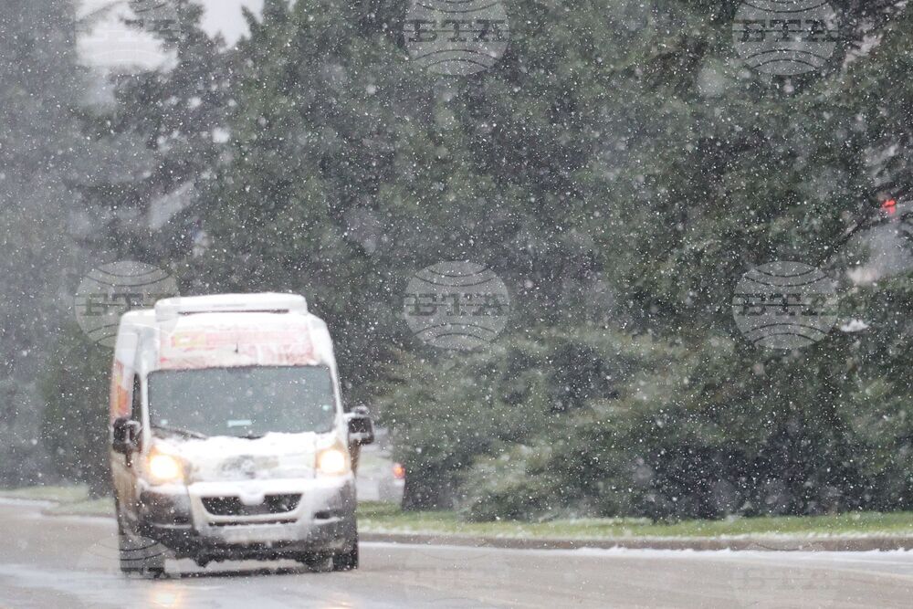 Бургас - снеговалеж - обстановка