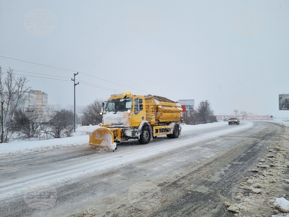 Търговище - снеговалеж - пътища - обстановка
