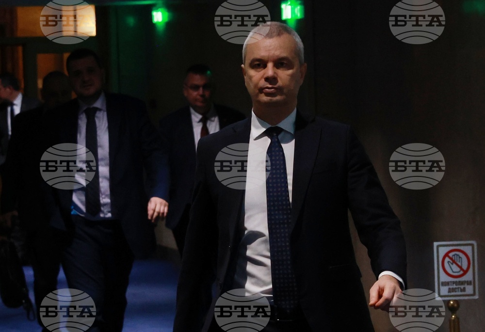 Vazrazhdane Leader Kostadinov Describes Draft Caretaker Cabinet as "Weak, Unprofessional"