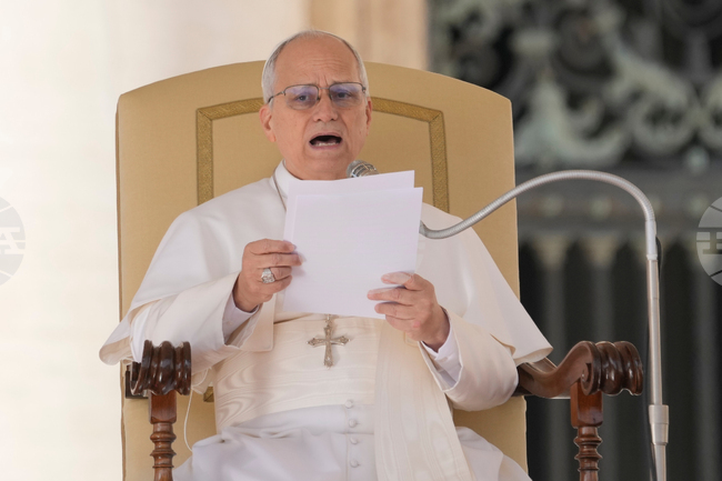 Папа Лъв XIV призова католическите организации да публикуват официални новини от Ватикана в опит за борба с фалшивите новини