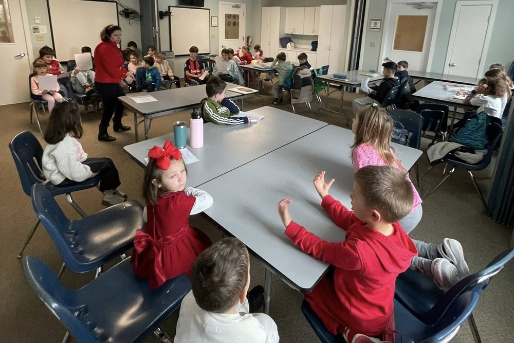 С творчество и разучаване на народни песни започна вторият учебен срок в Българското училище „Св. св. Кирил и Методий“ в Кейп Код, САЩ