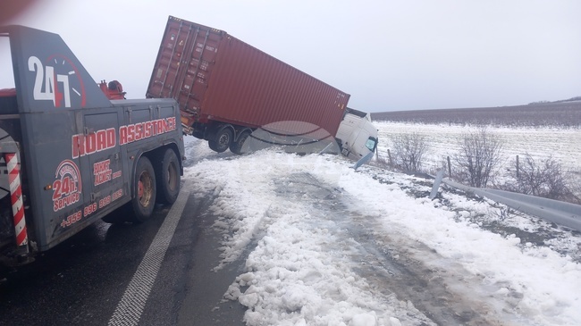 Магистрала „Тракия" в участъка от Бургас до с. Зимница остава затворена в двете посоки 
