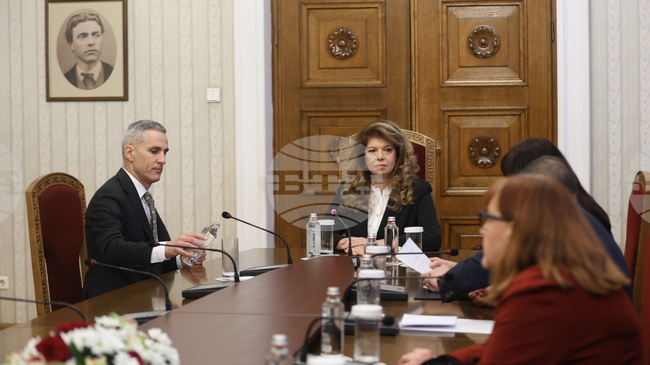 В тази ситуация изборът на служебни министри не е лесна задача, каза президентът Илияна Йотова