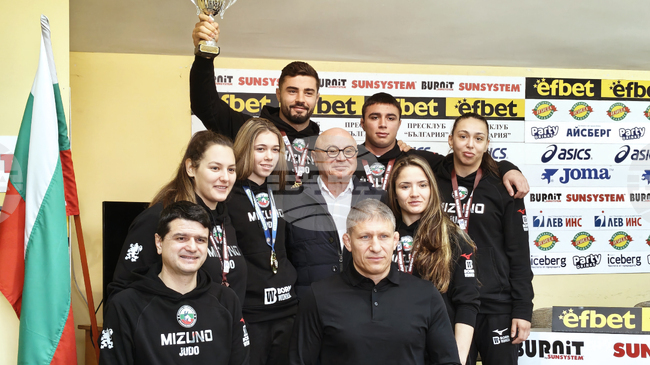 „За първи път Българската федерация по джудо ще атакува олимпийските квоти с пет жени и седем мъже“, заяви треньорът Ганчо Дойков