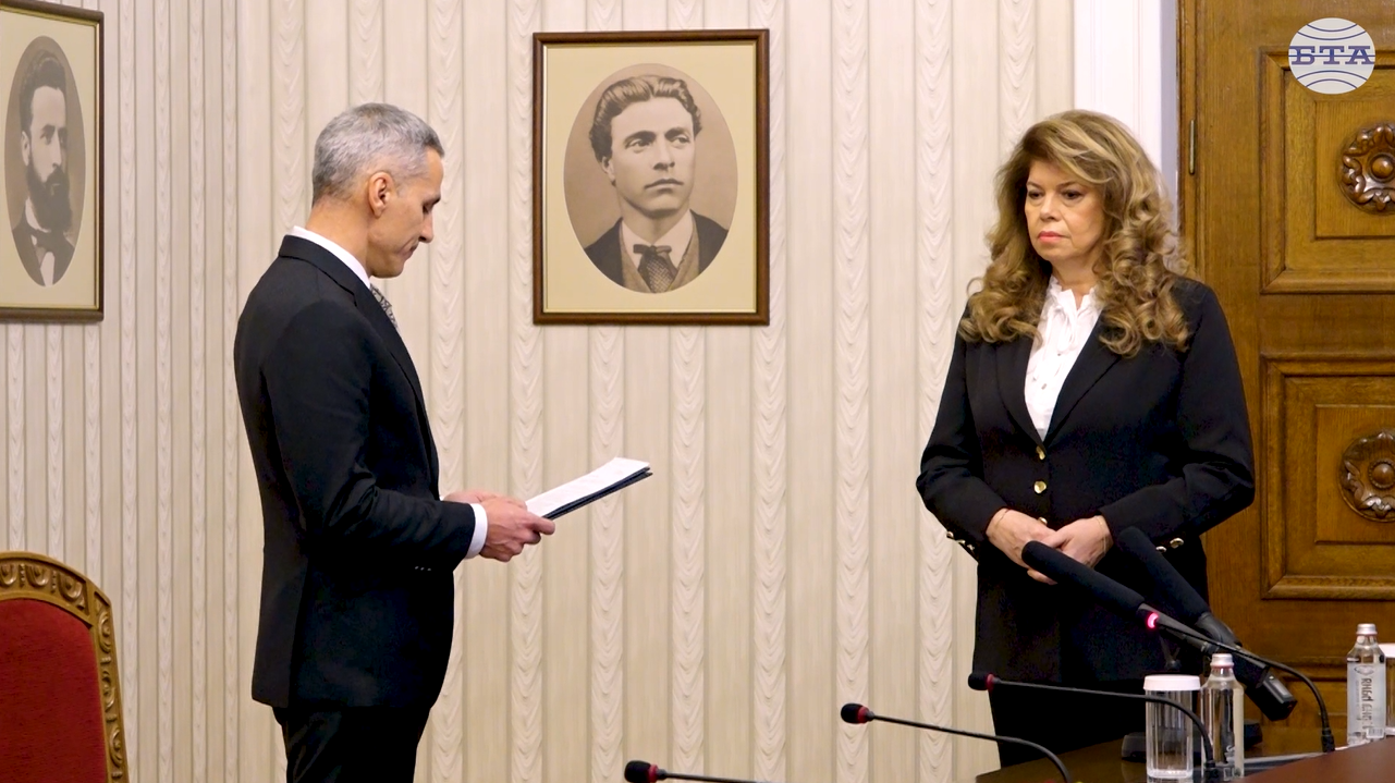 Кандидатът за служебен премиер Андрей Гюров представи състав на правителство