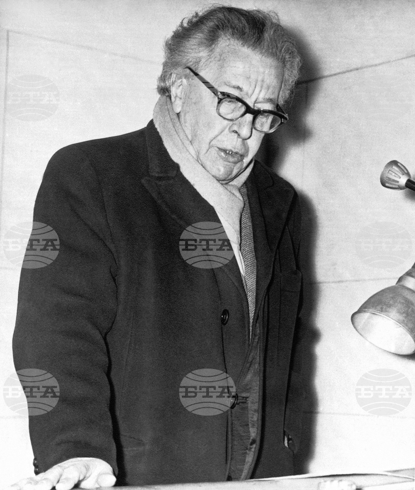 Сънищата са реалността, която сме забравили да видим, казва Андре Бретон, от чието рождение се навършват 130 години