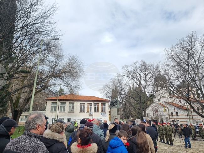 Старозагорци се поклониха пред паметта на Васил Левски по повод 153 години от гибелта му