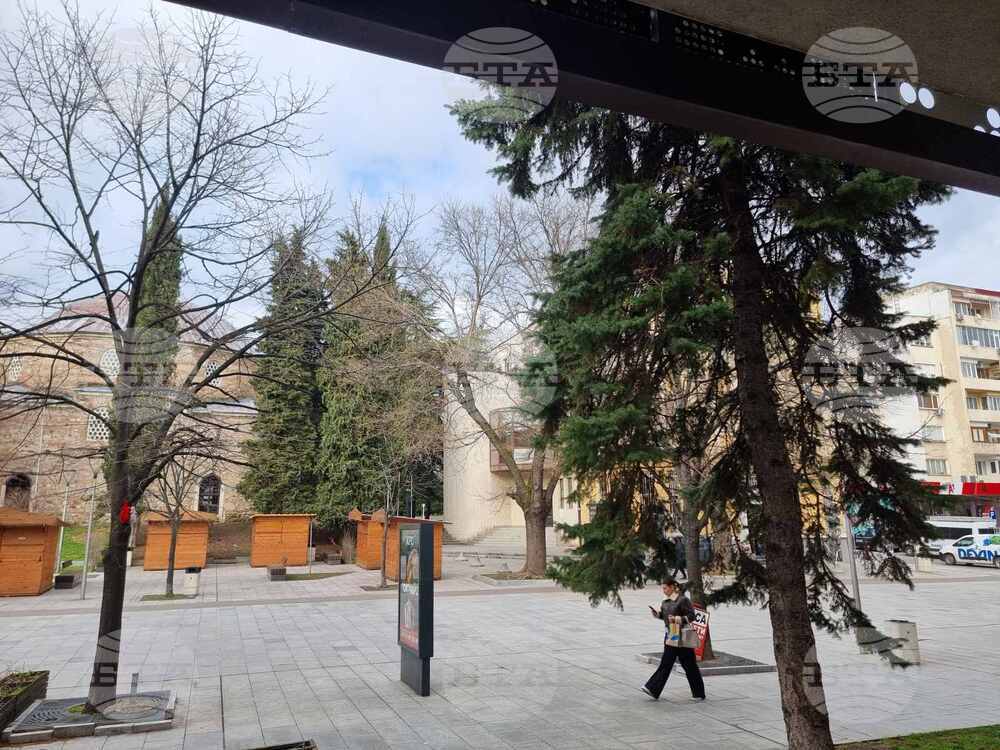 Ситуацията в област Стара Загора се нормализира след бурния вятър и валежите от дъжд и сняг, каза областният управител д-р Неделчо Маринов