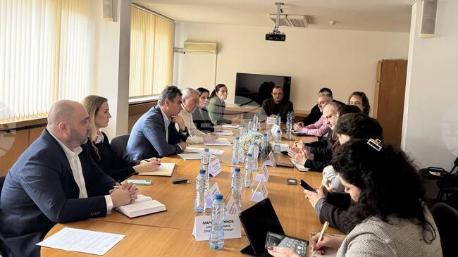 КЗК включва пазара на плодове и зеленчуци в секторния анализ на храните