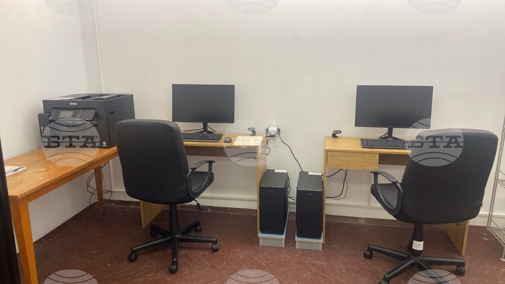 Дигитален клуб ще помага на възрастните хора в троянското с. Орешак да подобрят компютърните си умения