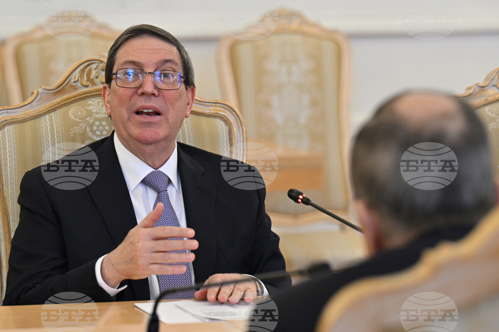 Медведев се срещна в Москва с кубинския външен министър