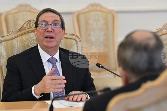 Медведев се срещна в Москва с кубинския външен министър