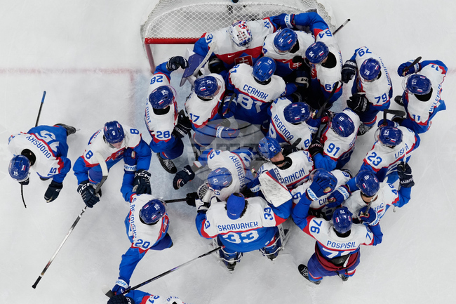 Отборът на Словакия е първият полуфиналист в олимпийския турнир по хокей на лед след убедителна победа над Германия