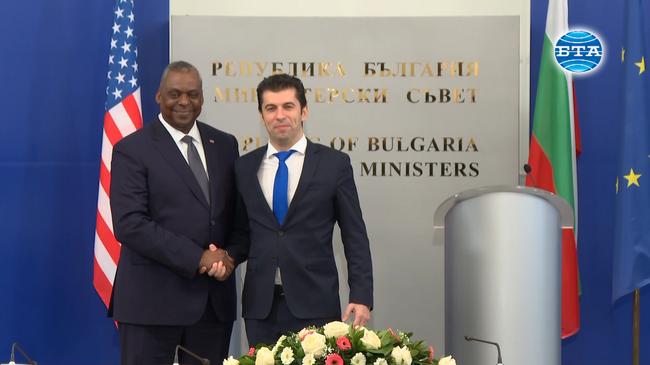 САЩ изпраща една рота „Страйкър“ в България, няма да предоставяме военна помощ на Украйна