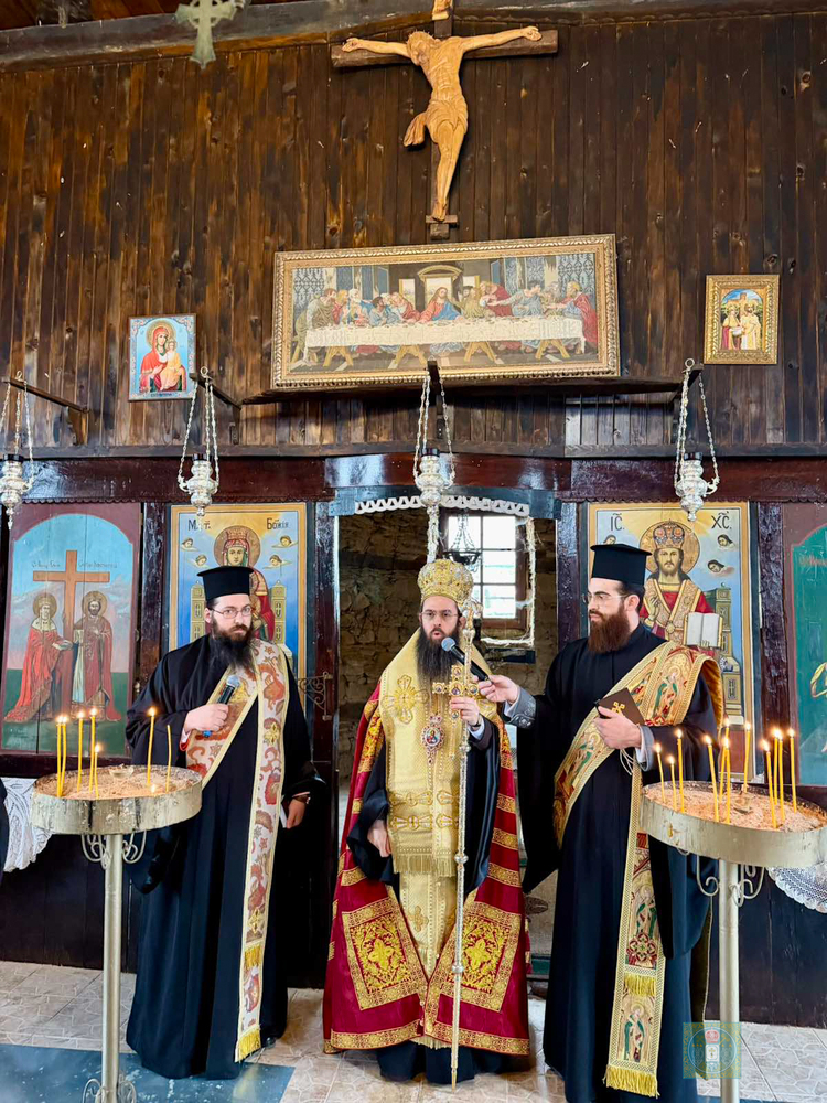 Сектите и сектантите не спират да водят война срещу Православната църква и българска идентичност и родова памет, заяви в село Българи Сливенският митрополит Арсений