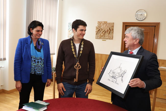 Тържествено посрещане на олимпийския медалист Тервел Замфиров в неговата Алма матер