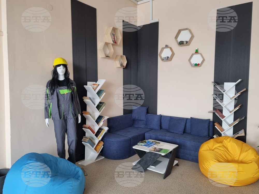 Плевен - Професионалната гимназия по механоелектротехника - STEM център