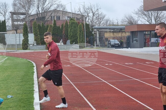 Станислав Шопов се отличи с гол и асистенция в контрола на Осиек