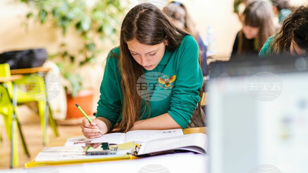 До 10 май всички общински и държавни училища могат да подават проекти по програмата "Учим заедно" на фондацията "Заедно в час"