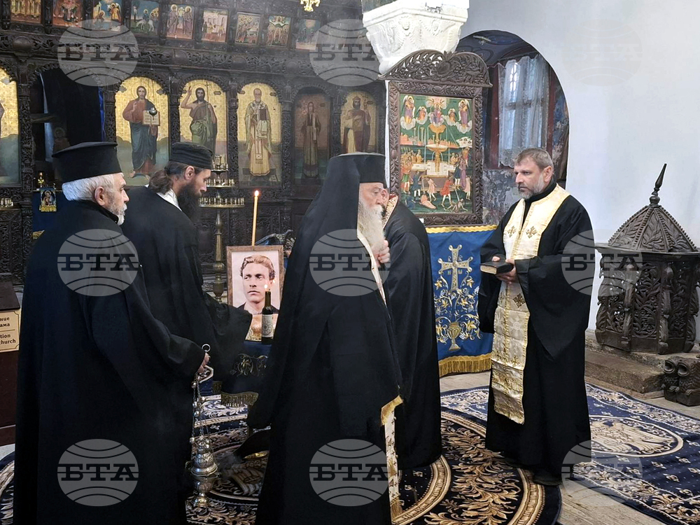 Ловеч - Васил Левски - почит