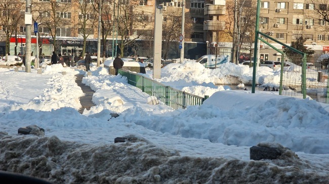 Bad Weather in Romania Cancels Flights, Trains and School Classes, Leaves Thousands Without Power