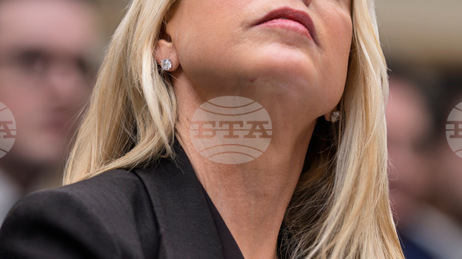 Комисията за надзор на Камарата на представителите призова Пам Бонди да отговаря на въпроси относно "досиетата Епстийн"