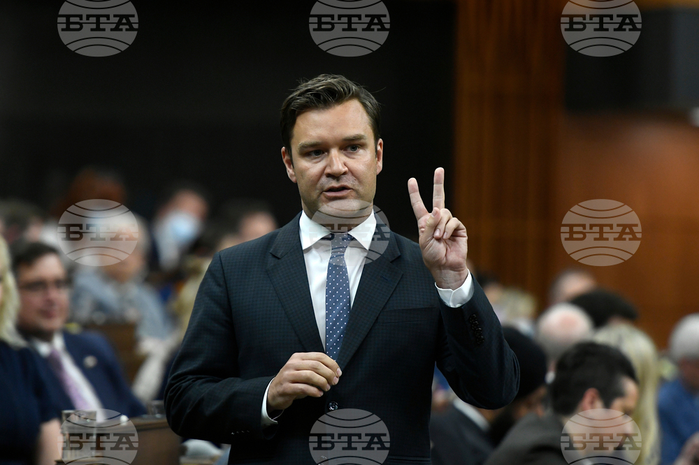 Депутат от канадската опозиция се присъедини към управляващата партия