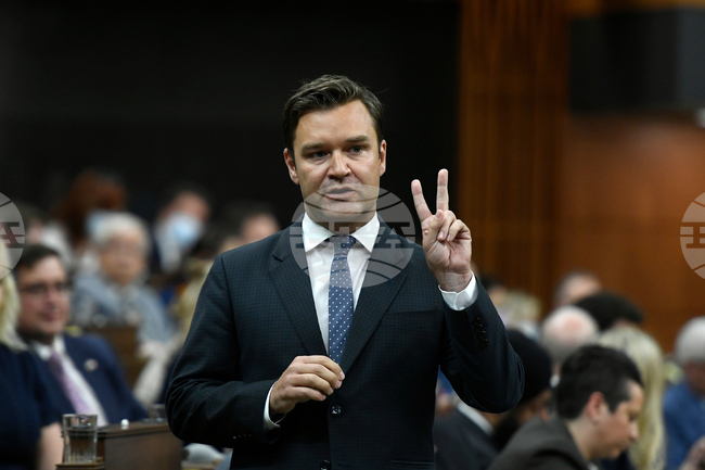 Депутат от канадската опозиция се присъедини към управляващата партия