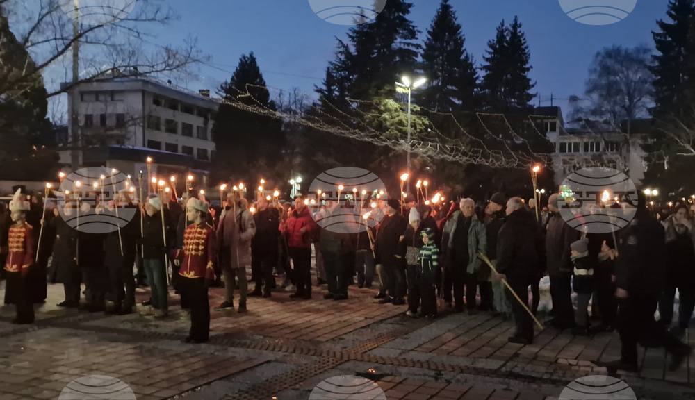 Троян - възпоменателно факелно шествие - Васил Левски