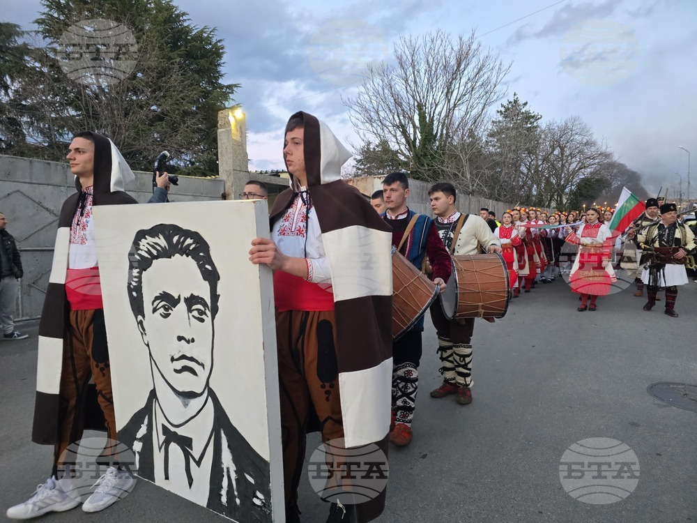 Петрич - 153 години от гибелта на Васил Левски - факелно шествие