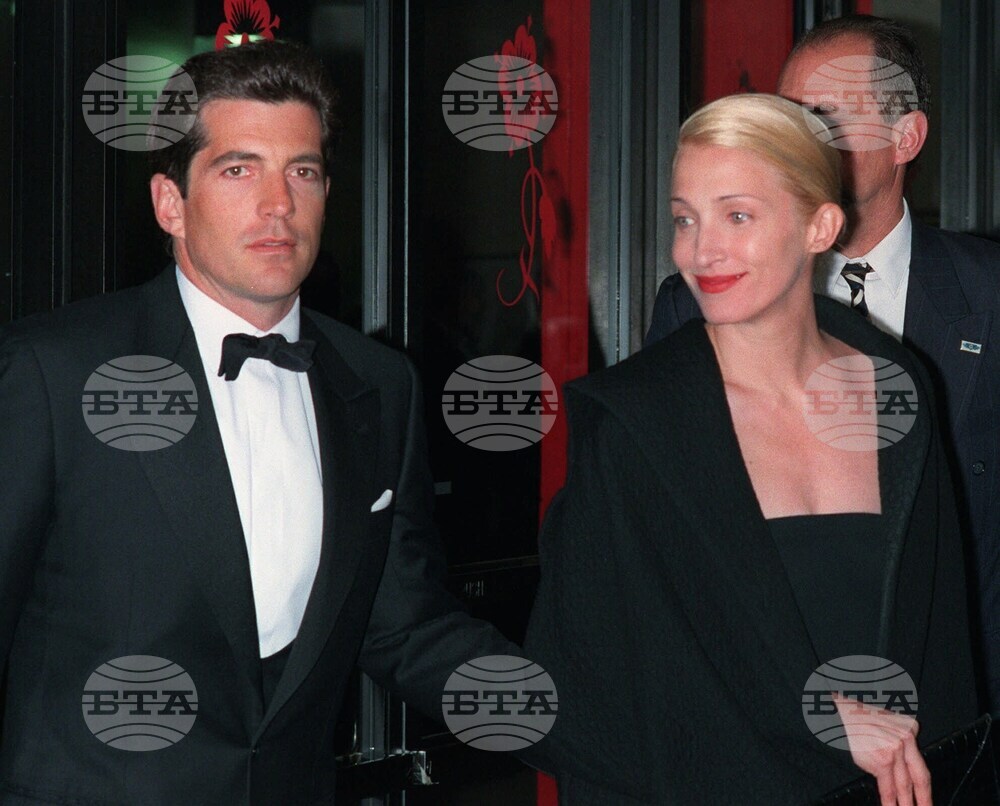 TV-Carolyn Bessette Kennedy