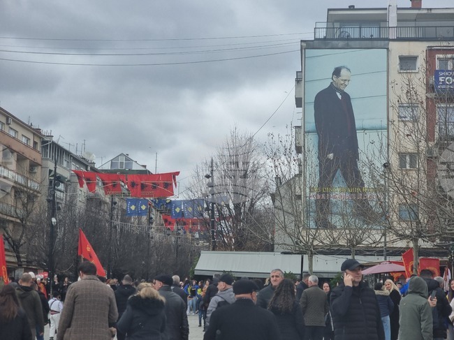 Косово - национален празник - военен парад