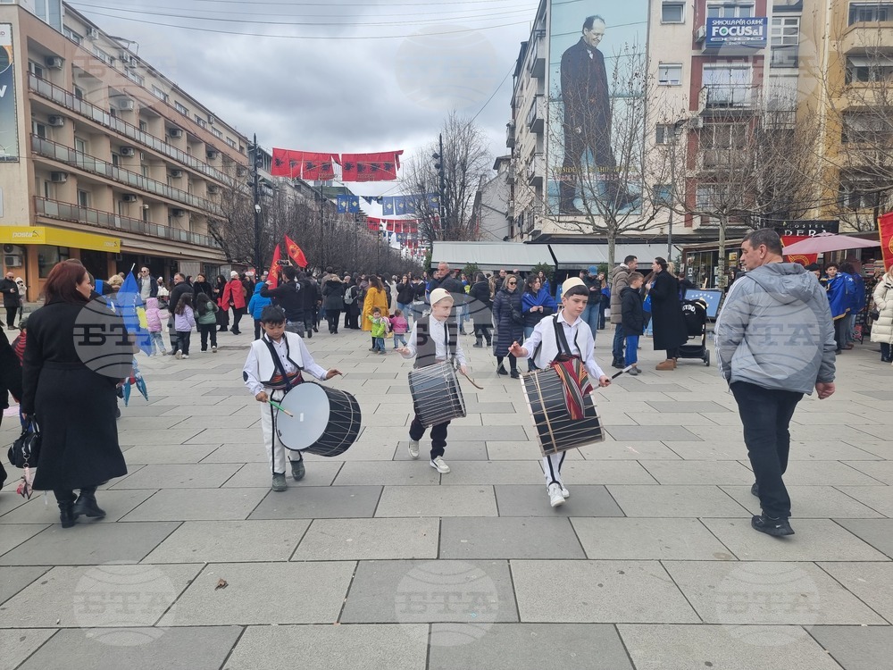 Косово - национален празник - военен парад