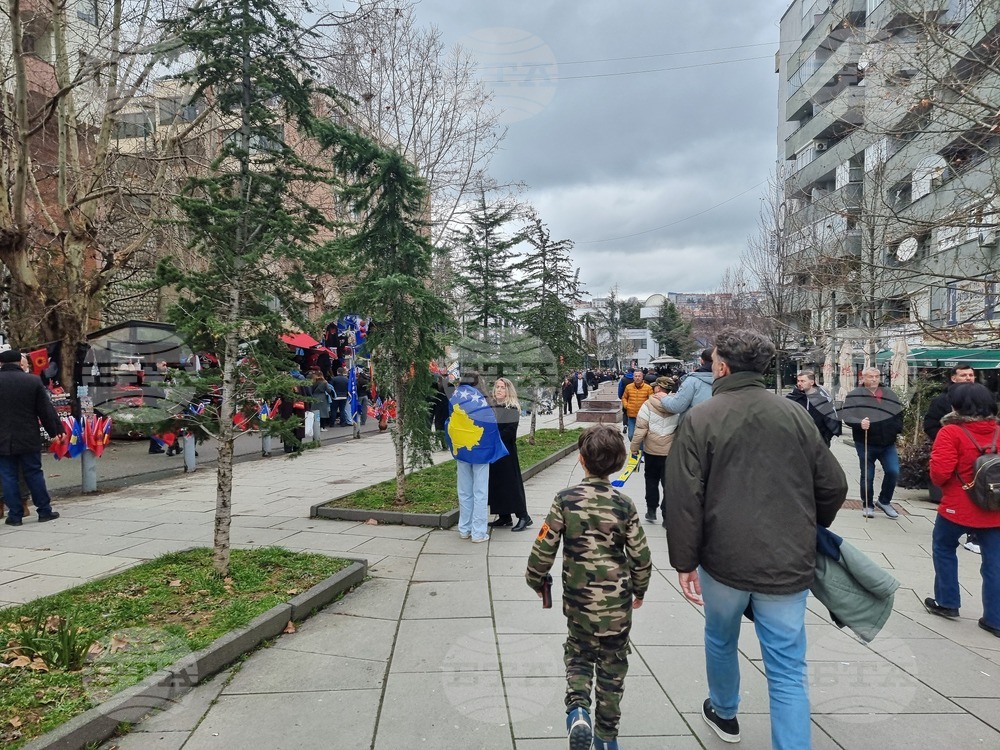 Косово - национален празник - военен парад