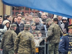 Косово - национален празник - военен парад