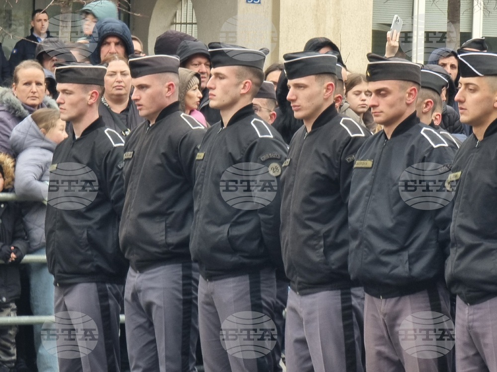 Косово - национален празник - военен парад