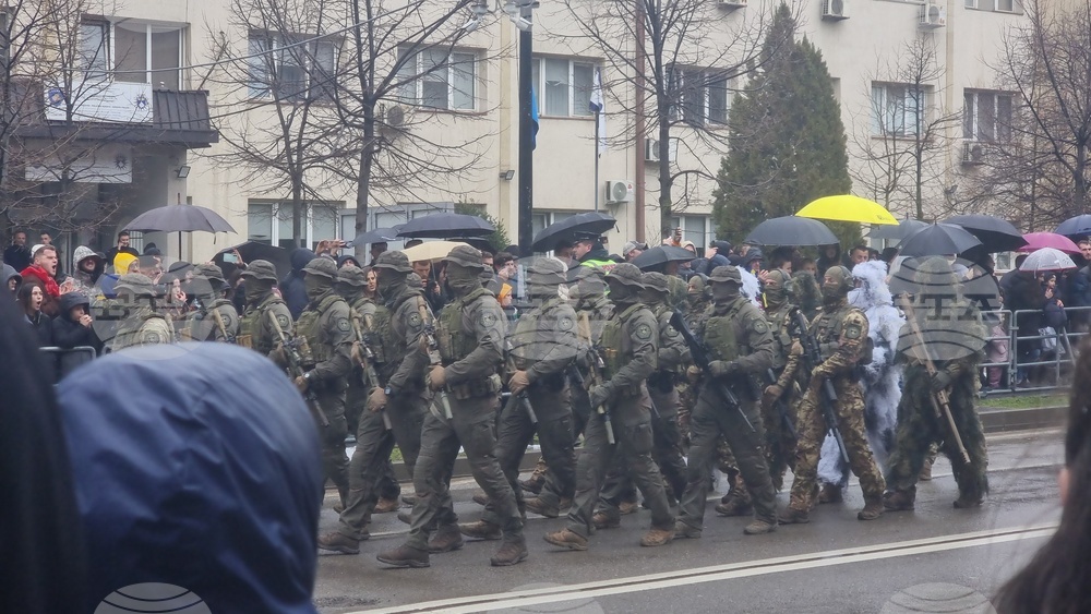 Косово - национален празник - военен парад
