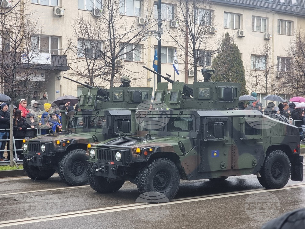 Косово - национален празник - военен парад