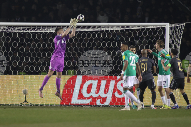 Нюкасъл взе солиден аванс срещу Карабах в плейоф в Шампионската лига