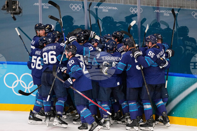 Финландия направи обрат срещу Швейцария в олимпийския турнир по хокей на лед, Канада елиминира Чехия