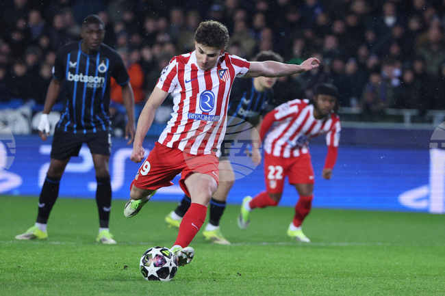 Барселона планира да привлече нападателя на Атлетико Хулиан Алварес след Световното първенство за приблизително 70 милиона евро 