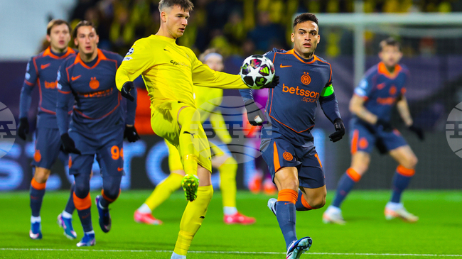 Нападателят на Интер Мартинес може да отсъства около месец поради контузия