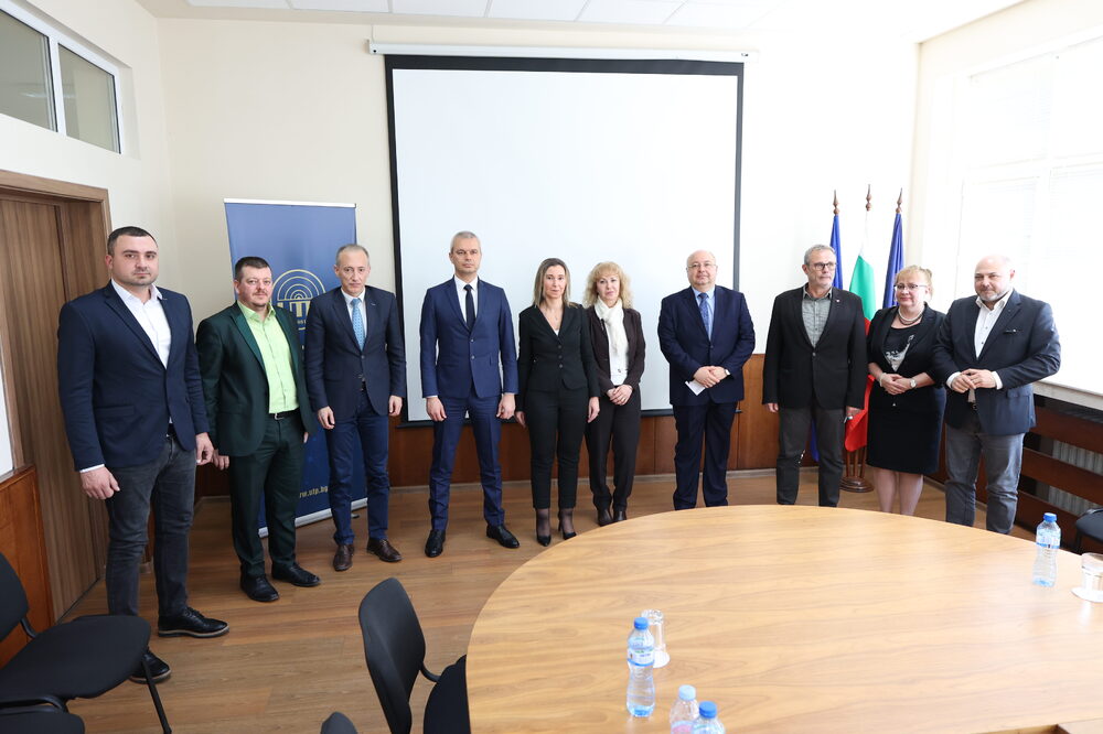 Висше училище по телекомуникации и пощи: Пет водещи партии се обявиха против сливането на университети