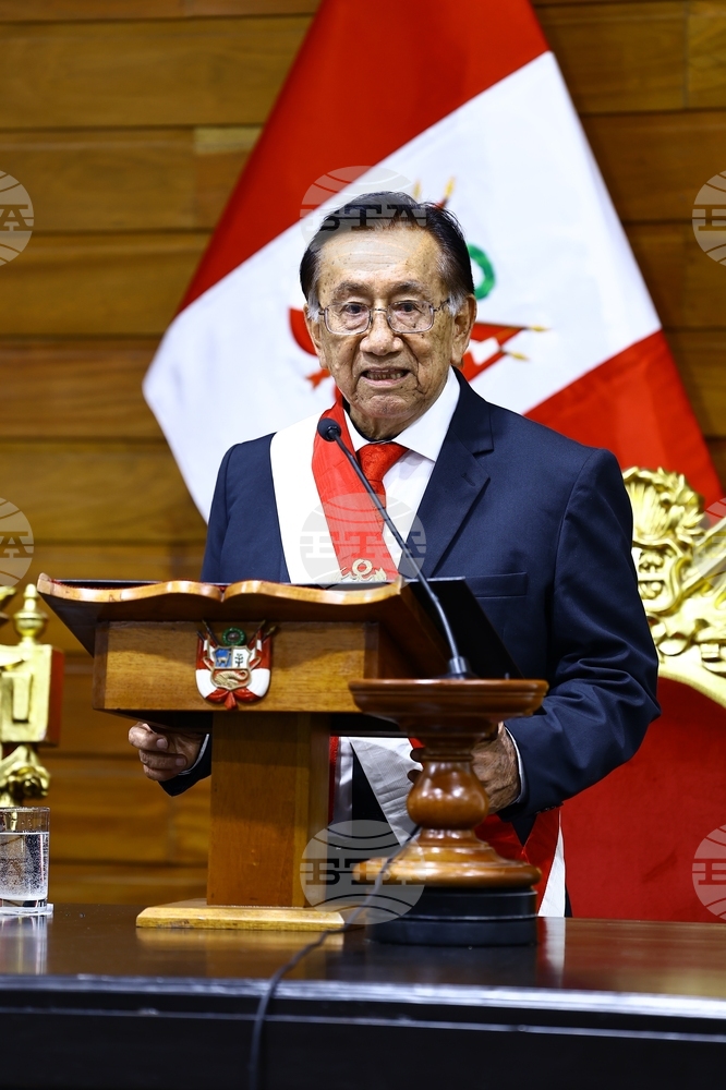 Перуанският парламент избра Хосе Балкасар за временен президент, след като Хери беше свален