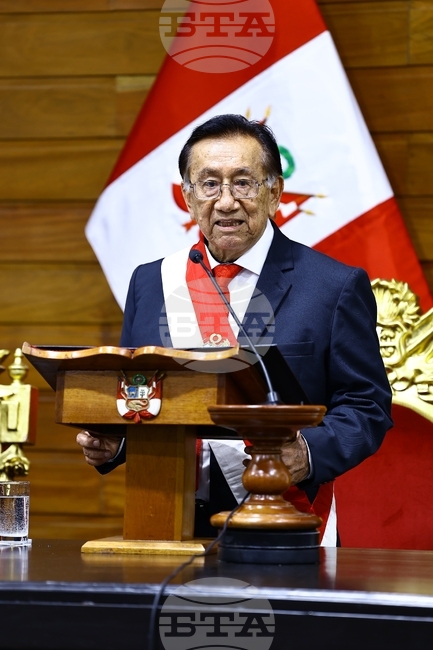 Перуанският парламент избра Хосе Балкасар за временен президент, след като Хери беше свален