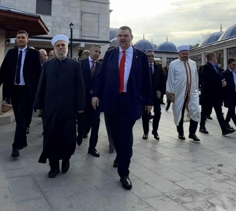 Делян Пеевски, лидер на ДПС и ПГ на ДПС-НОВО НАЧАЛО: Нека свещеният месец Рамазан вдъхнови всички към добри дела