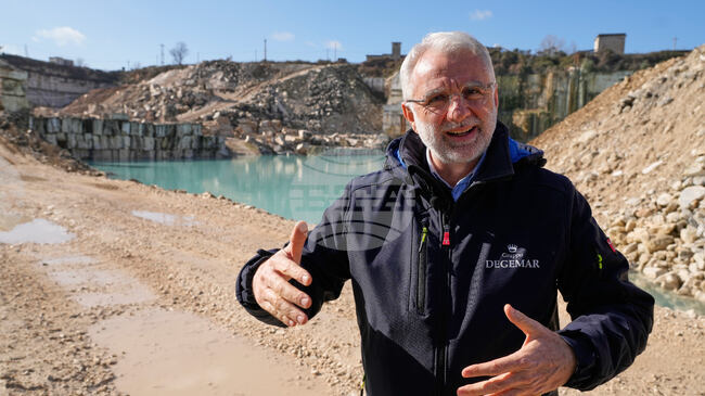 Кариерите за травертин, използван за построяването на Колизеума в Рим, функционират и до днес