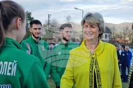 Троян - спортна зала - първа копка - Весела Лечева